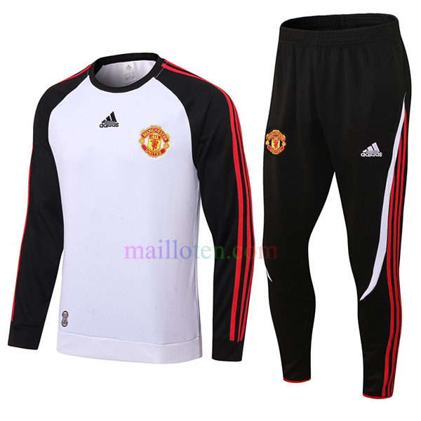 Manchester United Pullover Kit 1