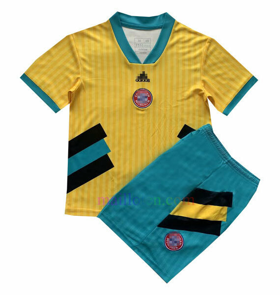 Bayern Munich ICONS Retro Kit Kids 2023 | Mailloten.com